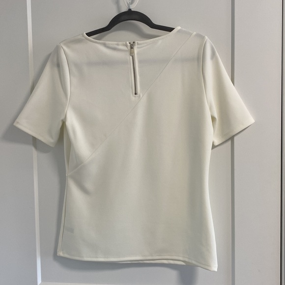 CALVIN KLEIN White Top, Small with cut out style on left shoulder blade. - Picture 3 of 6
